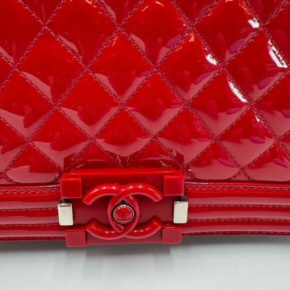 Chanel Boy Red Plexiglass Quilted Matelasse Patent Leather Med Shoulder Bag Ex++ - Picture 2 of 16
